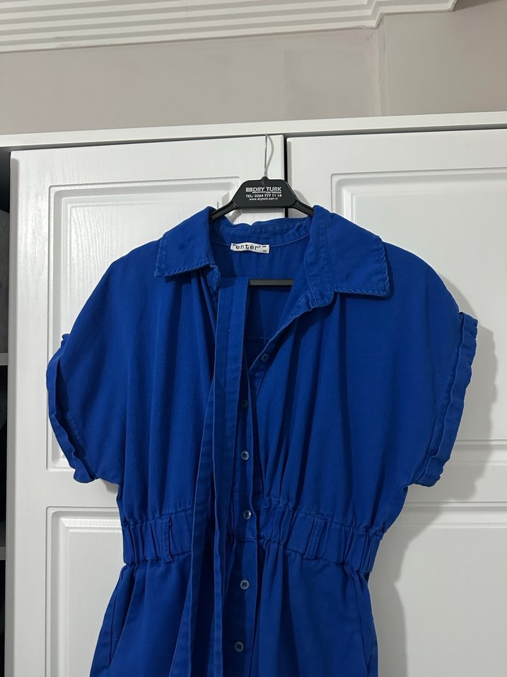 Kemerli Kısa Kollu Mavi Denim Tulum - Görsel 5