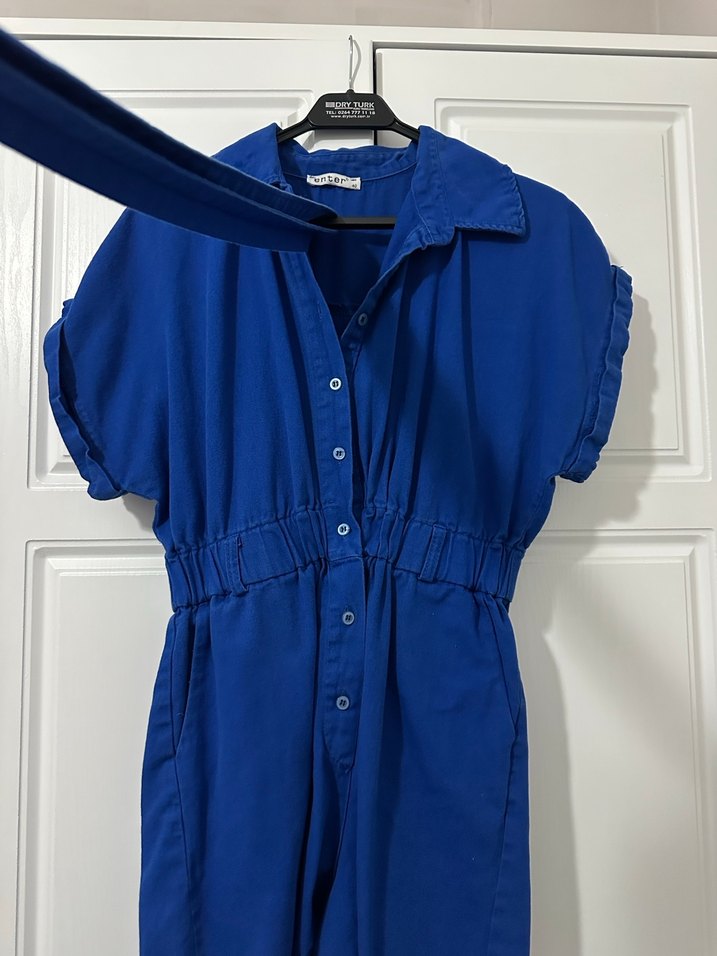 Kemerli Kısa Kollu Mavi Denim Tulum - Görsel 3