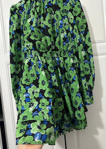 Yeşil Çiçek Desenli Uzun Kollu Mini Elbise - Görsel 3