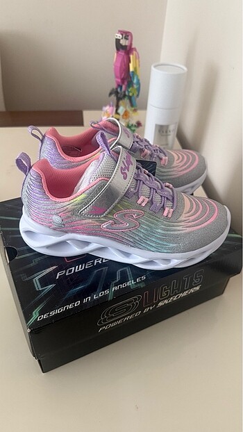 33 Beden Skechers büyük kız çocuk ayakkabı