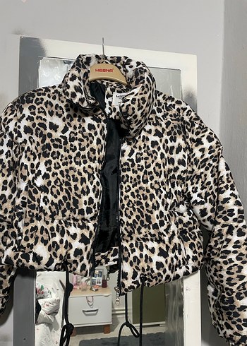 Leopar Desenli Kısa Kadın Mont - Görsel 2