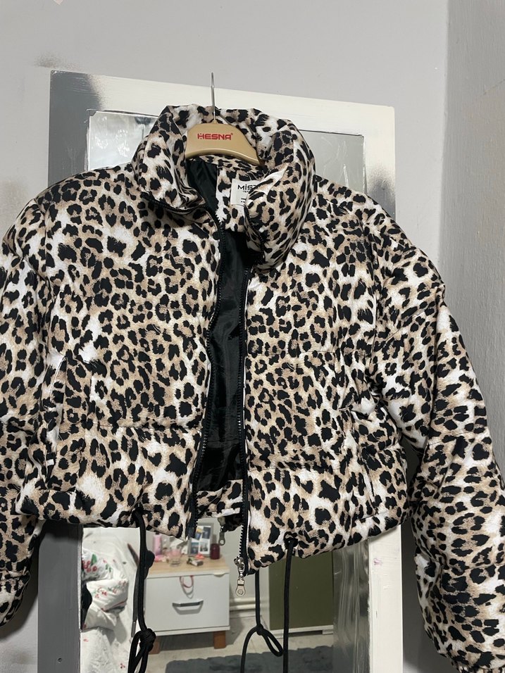 Leopar Desenli Kısa Kadın Mont - Görsel 2