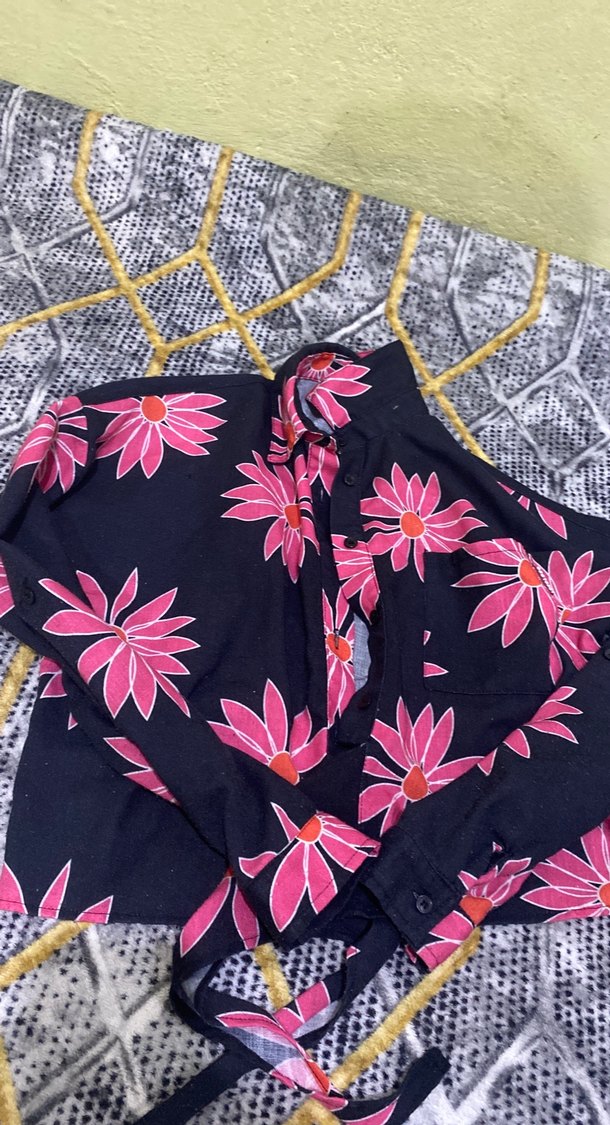 Çiçek Desenli Kadın Gömlek - Görsel 2