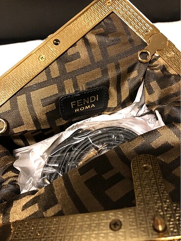  Beden Fendi first çanta