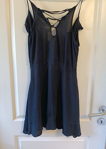 V Yaka Siyah İp Askılı Mini Elbise - Görsel 3