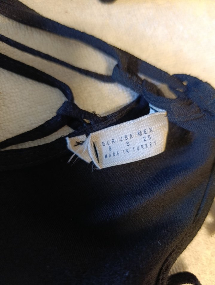 V Yaka Siyah İp Askılı Mini Elbise - Görsel 5