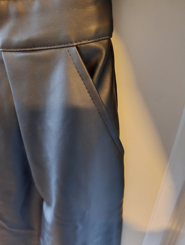 Siyah Deri Kadın Tulum, Kemerli, Uzun Kollu - Görsel 3