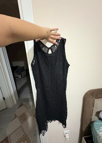 Siyah Dantel Detaylı V Yaka Midi Elbise