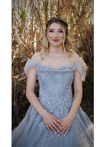 Nişan elbisesi