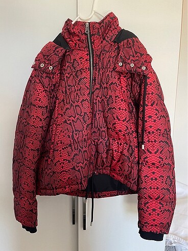 Zara mont bir iki kere giyildi yeni