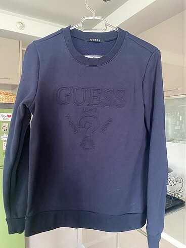 Guess Sweatshirt