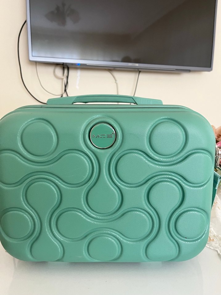 Yeşil Kadın Makyaj Çantası - Görsel 3