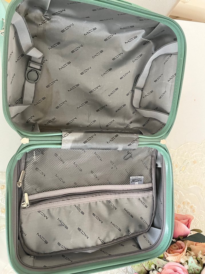 Yeşil Kadın Makyaj Çantası - Görsel 4