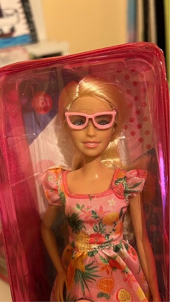 Barbie Bebek Fashionistas