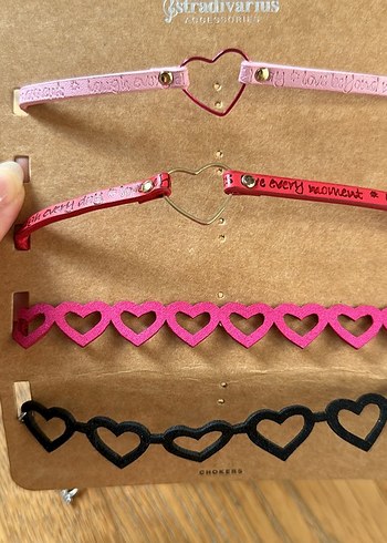 Stradivarius choker