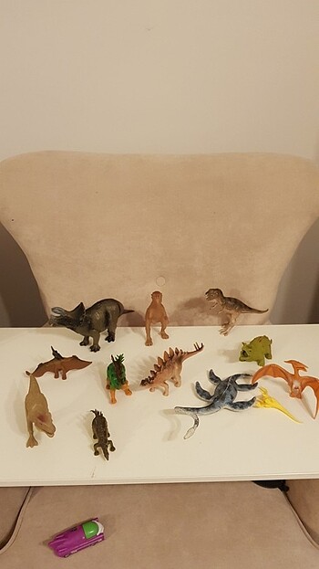12 adet dinozor