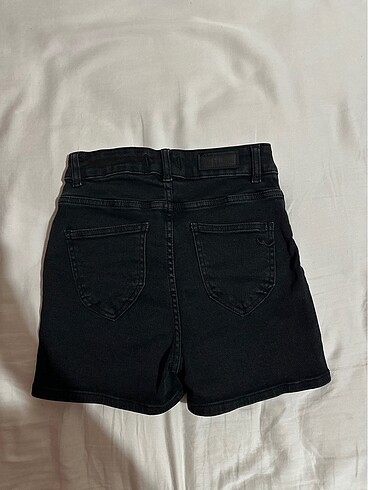 xs Beden LTB lariss siyah denim şort