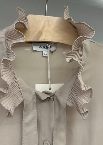 Aker Bej Fırfırlı Uzun Kollu Kadın Gömlek - Görsel 2