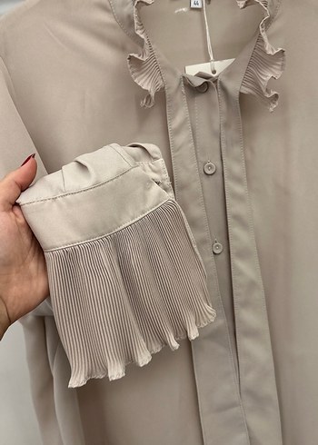 Aker Bej Fırfırlı Uzun Kollu Kadın Gömlek - Görsel 3