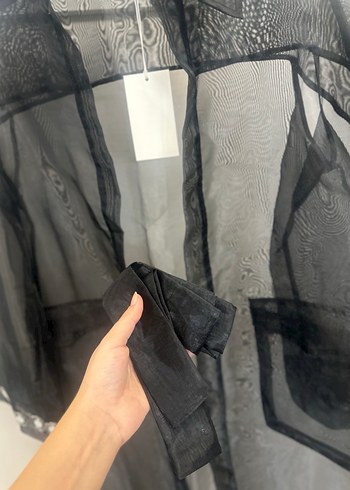 Organze Nakışlı Siyah Uzun Trençkot - Görsel 3