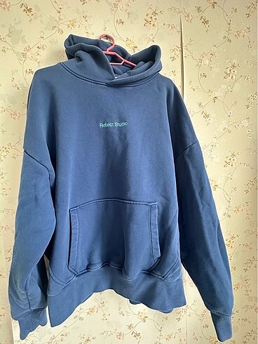 REFLECT STUDIO Sweatshirt