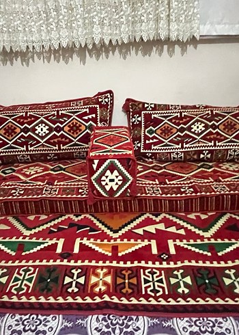 Desenli Bordo Klasik Yastık ve Kılıf Seti - Görsel 2