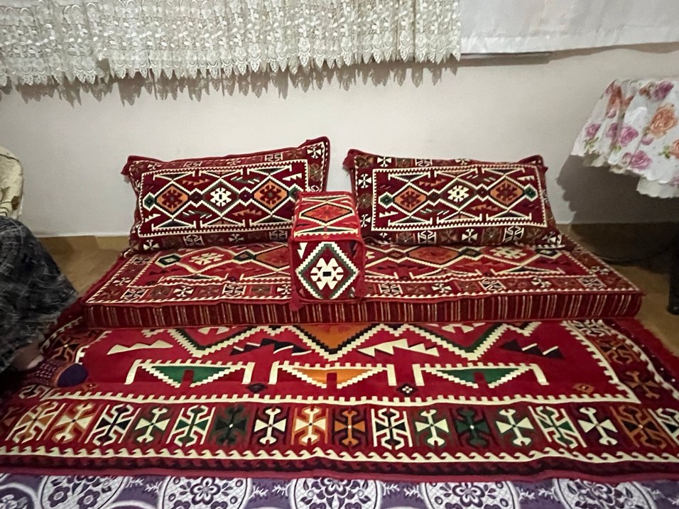 Desenli Bordo Klasik Yastık ve Kılıf Seti - Görsel 2