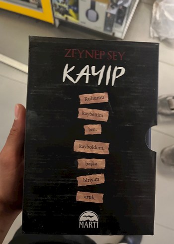  Beden Zeynep Sey - Kimse Gerçek Değil-Kayıp