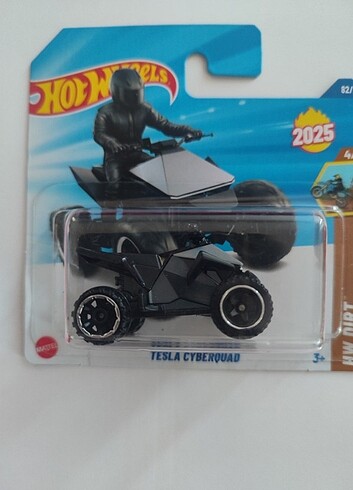HOT WHEELS TESLA CYBERQUAT