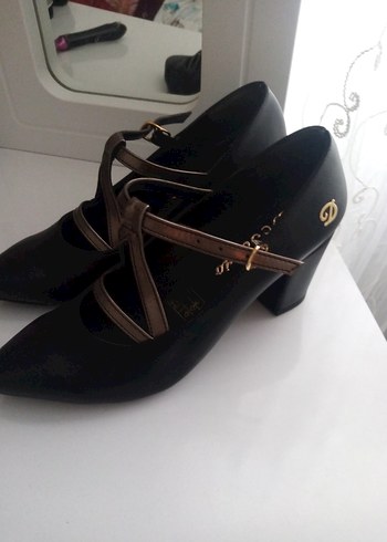 Kadın Siyah Tokalı Topuklu Klasik Ayakkabı - Görsel 4