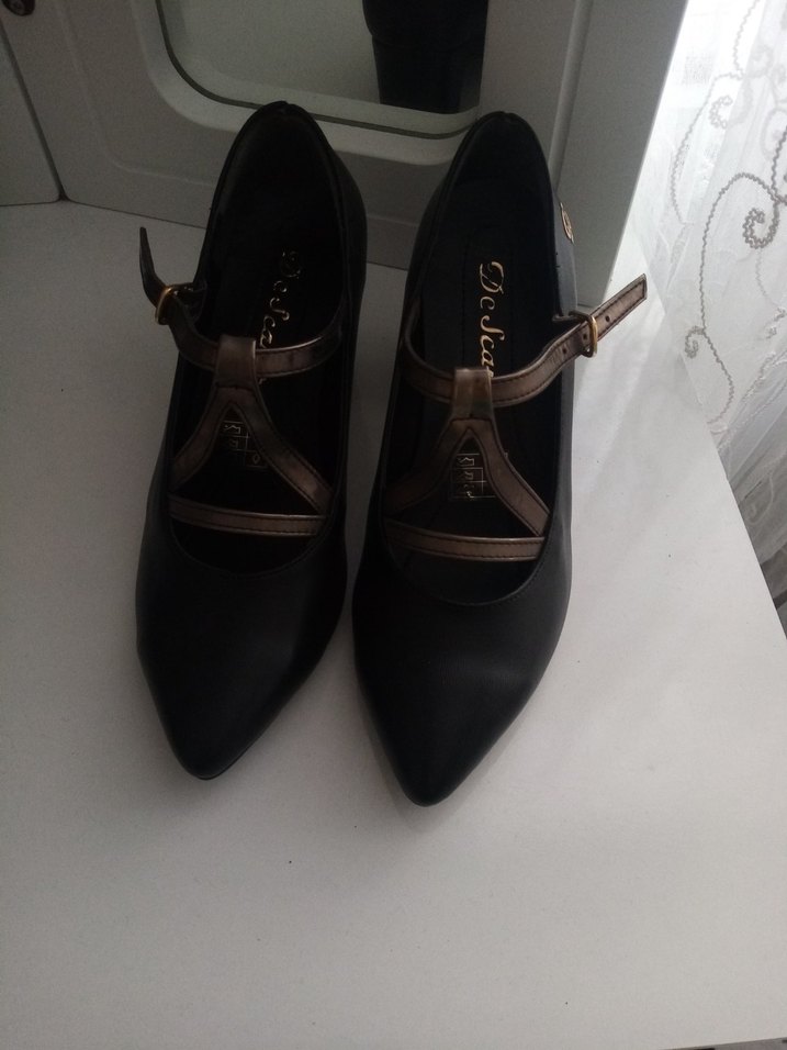 Kadın Siyah Tokalı Topuklu Klasik Ayakkabı - Görsel 3