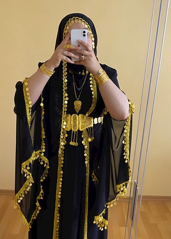 Yörsel elbise