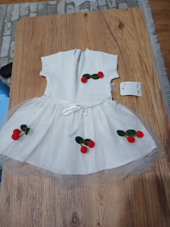 Kız Çocuk Beyaz Kiraz Nakışlı Elbise - Görsel 2