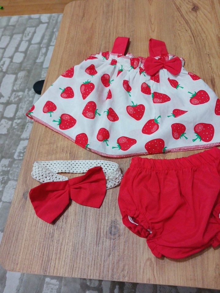 Kız Bebek Çilek Desenli Fiyonklu Takım - Görsel 2