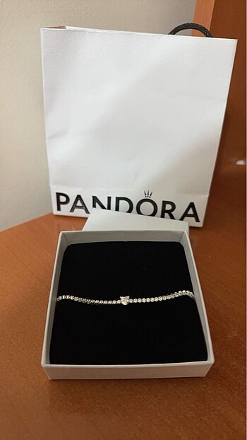 Işıltılı kalp Pandora