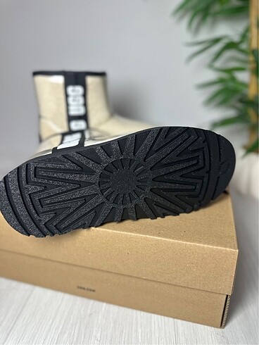 36 Beden ten rengi Renk UGG - BOT