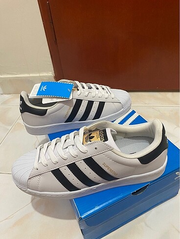 SUPERSTAR
