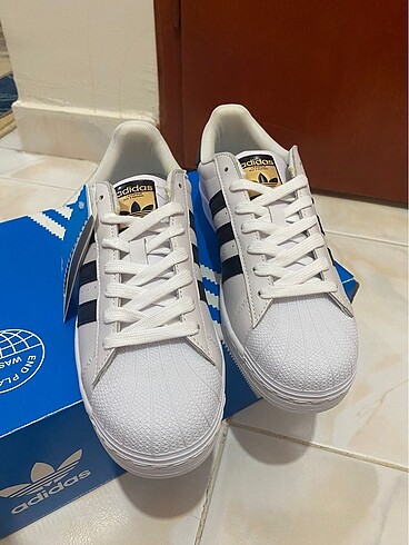 Adidas SUPERSTAR
