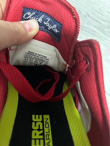 Kırmızı converse