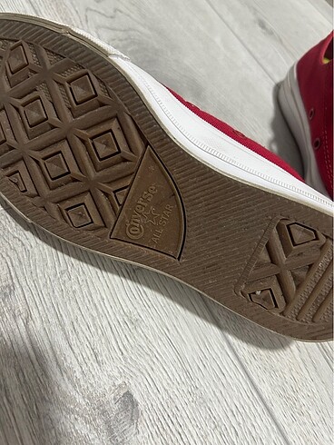 35,5 Beden Kırmızı converse