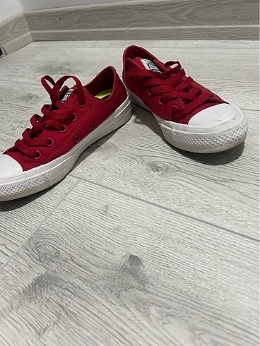 35,5 Beden kırmızı Renk Kırmızı converse