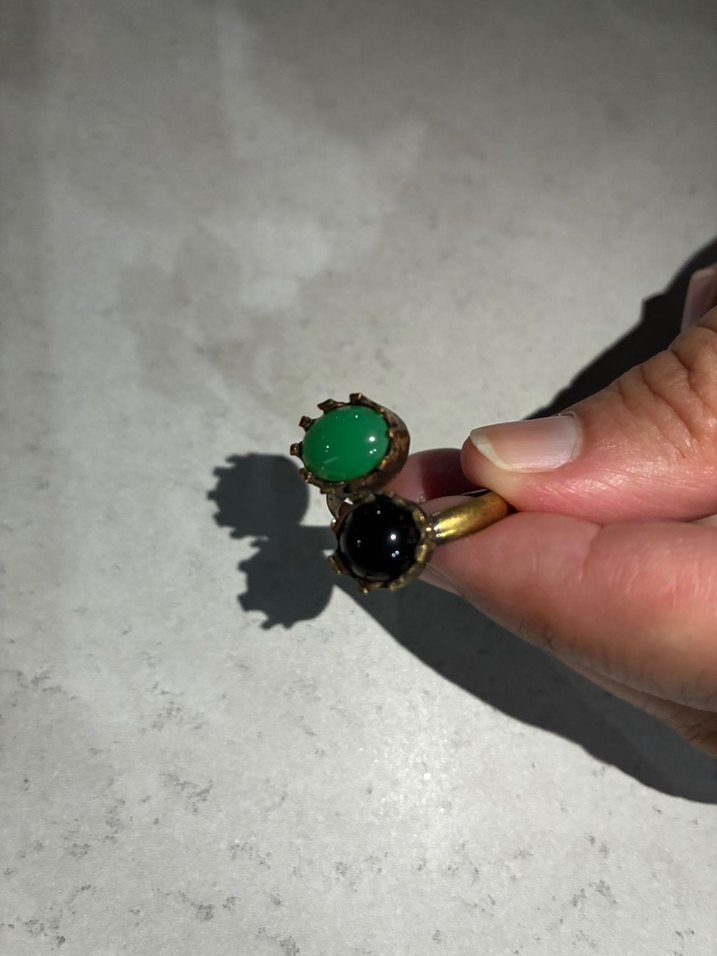 Yeşil ve Siyah Parlak Gotik Yüzük - Görsel 2
