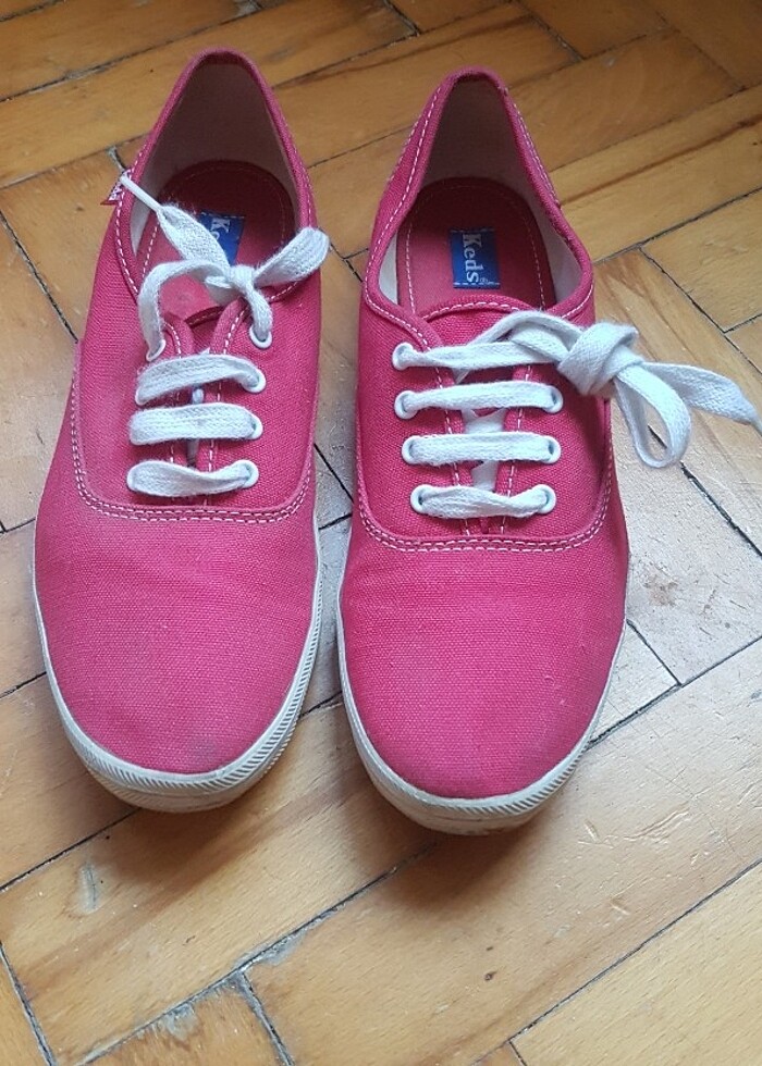 Keds marka temiz cok az giyilmis spor ayakkabi - Görsel 3