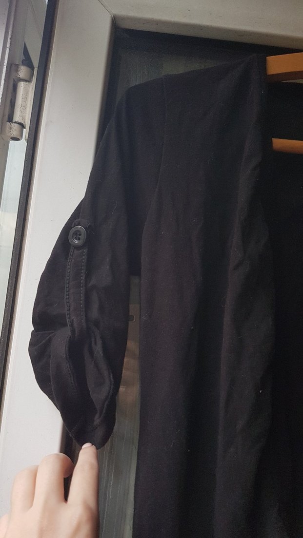 Düğmeli Siyah yarim kollu Midi Hirka Ceket - Görsel 4