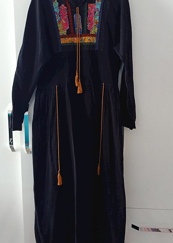 Nakışlı Elbise