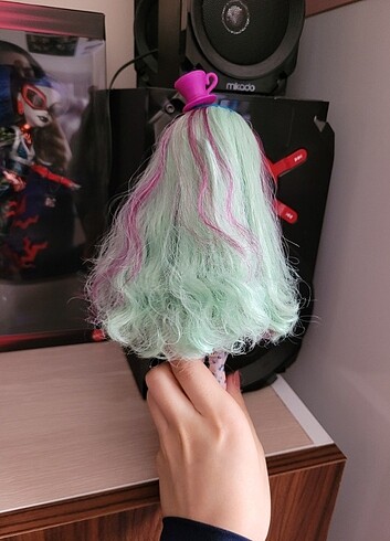 Beden Madeline Hatter Ever After High