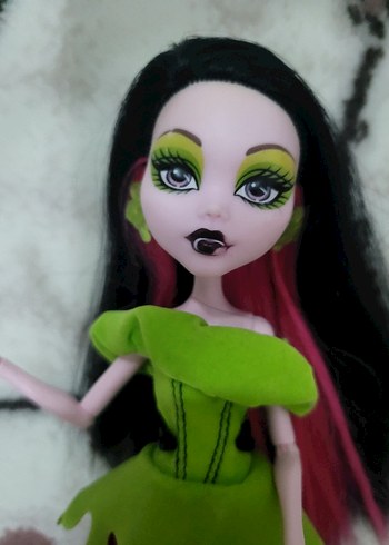 Monster High scarily ever after draculaura teklif