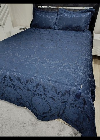 Lacivert Desenli Yatak Örtüsü - Görsel 2