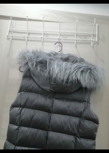 Gri Uzun Suni Kürklü Kadın Şişme Yelek - Görsel 3