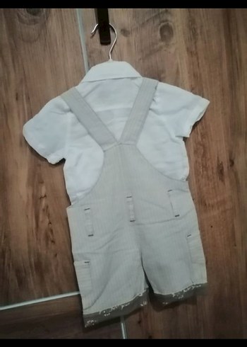 Gri Düğmeli Kısa Kollu Bebek Tulum - Görsel 2